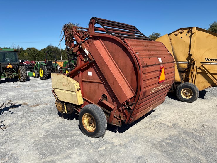 new-holland-660-image-2