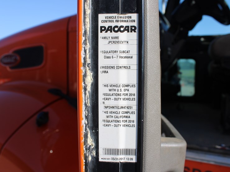 2018-peterbilt-337-image-9