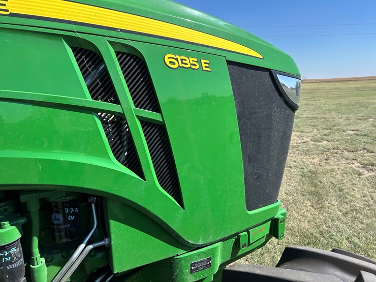 2024-john-deere-6135e-image-17