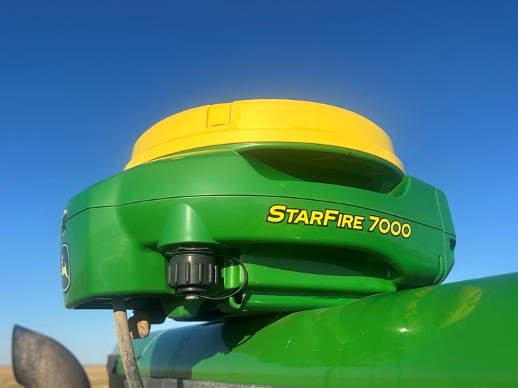 2010-john-deere-8225r-image-37