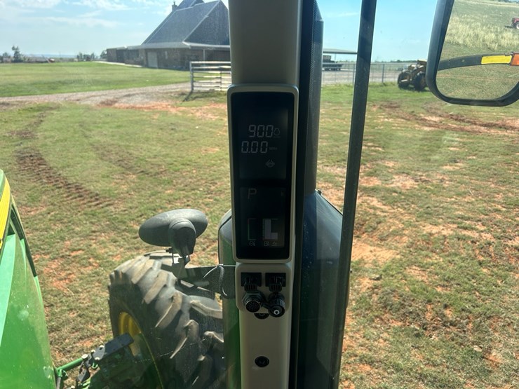 2014-john-deere-7210r-image-31