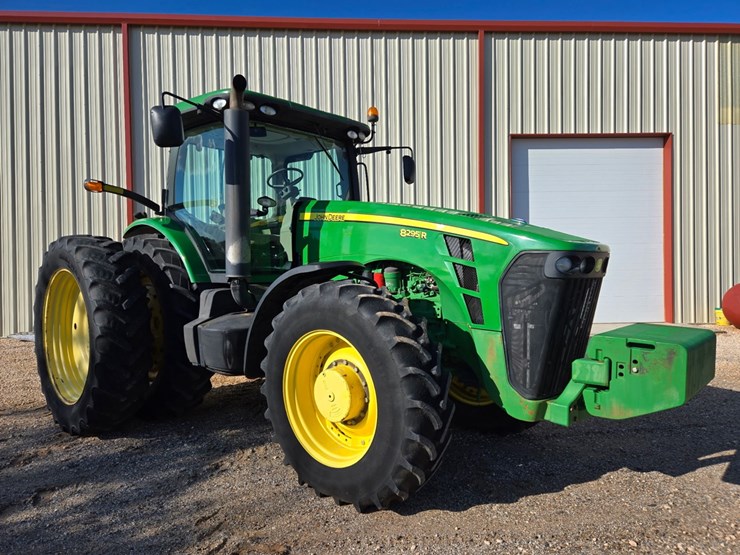 2010-john-deere-8295r-image-1