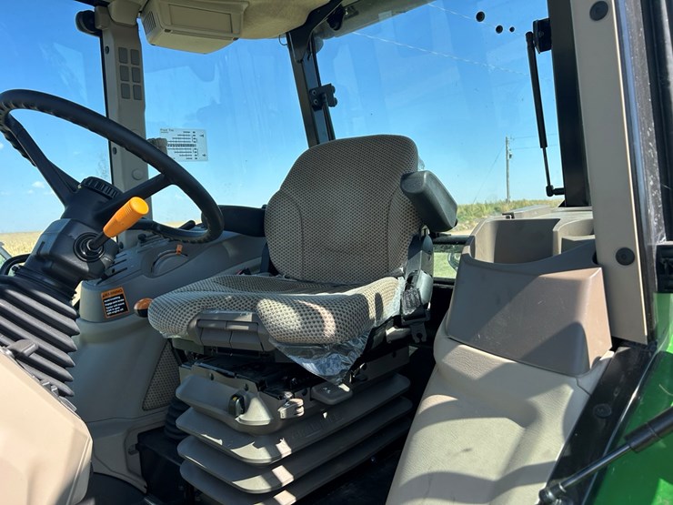 2024-john-deere-6135e-image-36