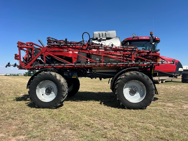 2020-case-ih-patriot-4440-image-2
