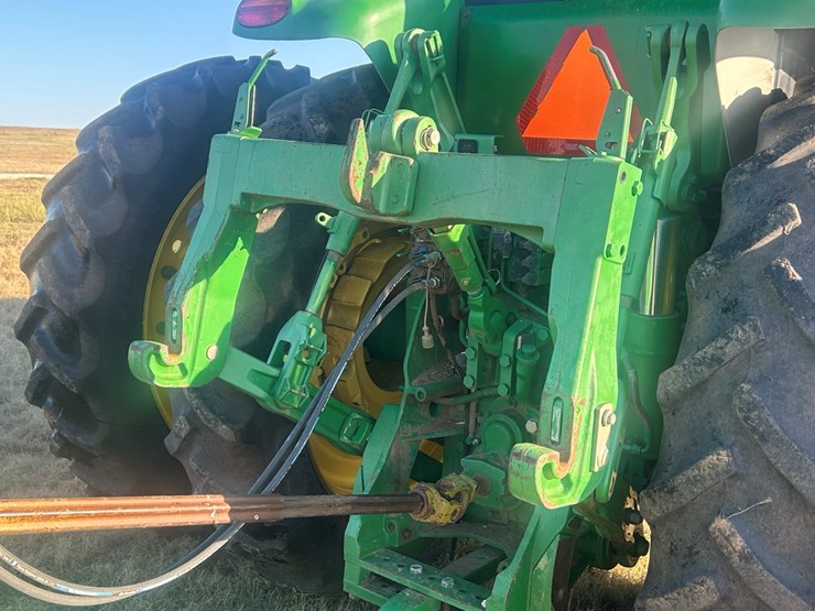 2010-john-deere-8225r-image-12