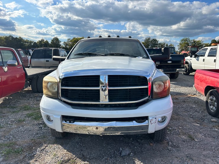 2005-dodge-ram-3500-image-3