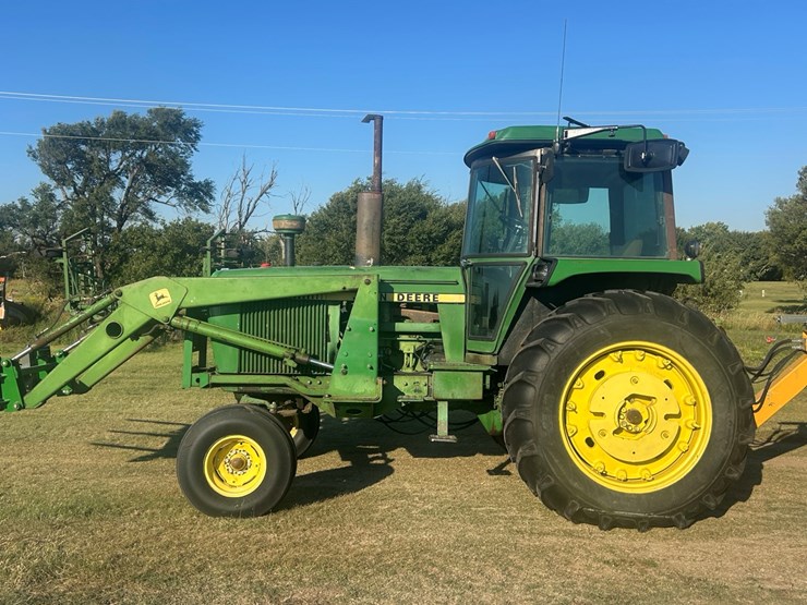 john-deere-4240-image-2