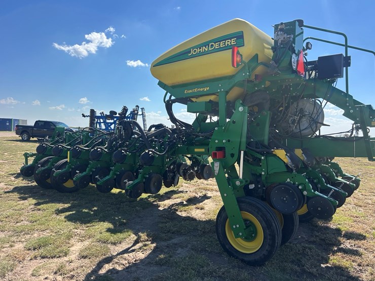 2021-john-deere-1775nt-image-19