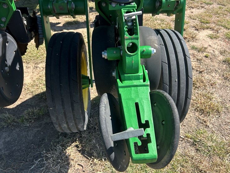 2021-john-deere-1775nt-image-8