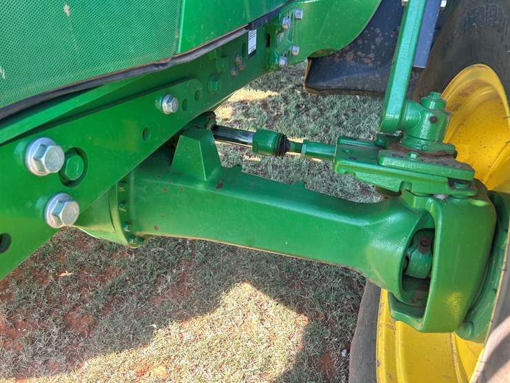 2014-john-deere-6140m-image-24