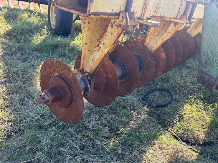 john-deere-340-image-4