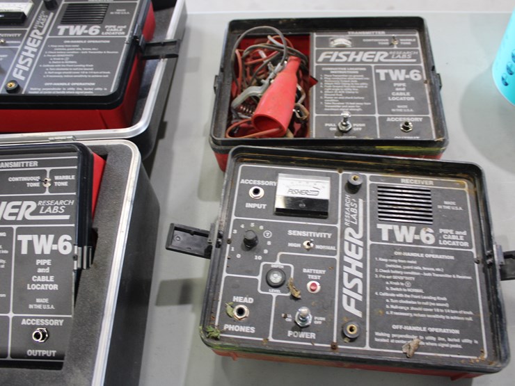 #1056-•-(3)-pape-and-cable-locators-image-4