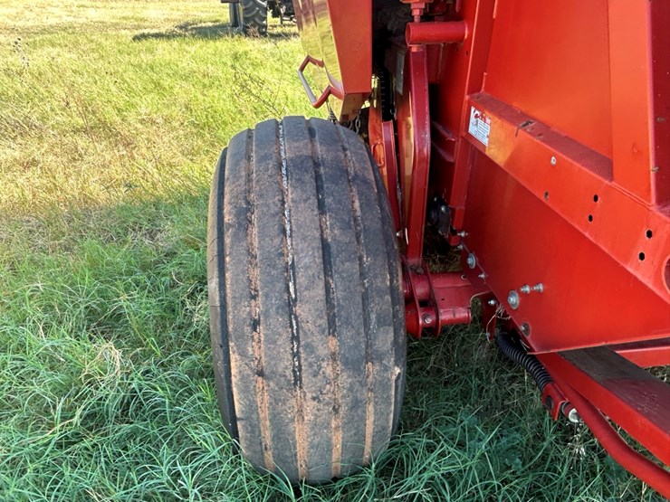 2009-new-holland-br7090-image-15