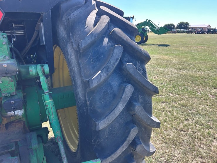 1993-john-deere-4960-image-11
