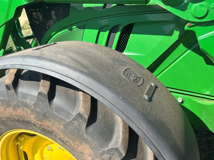 2014-john-deere-6140m-image-46