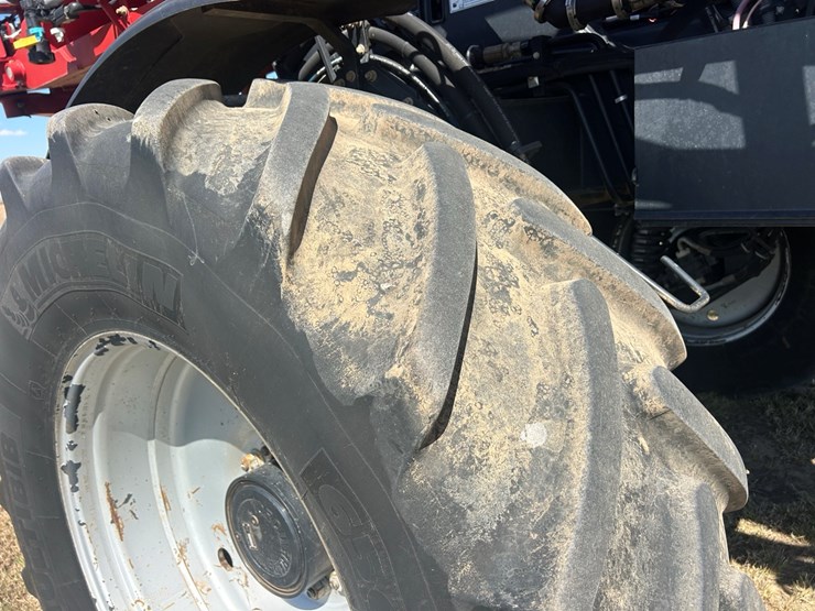2020-case-ih-patriot-4440-image-11