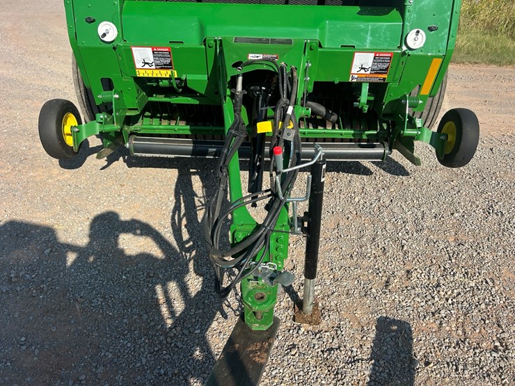 2023-john-deere-560m-image-15