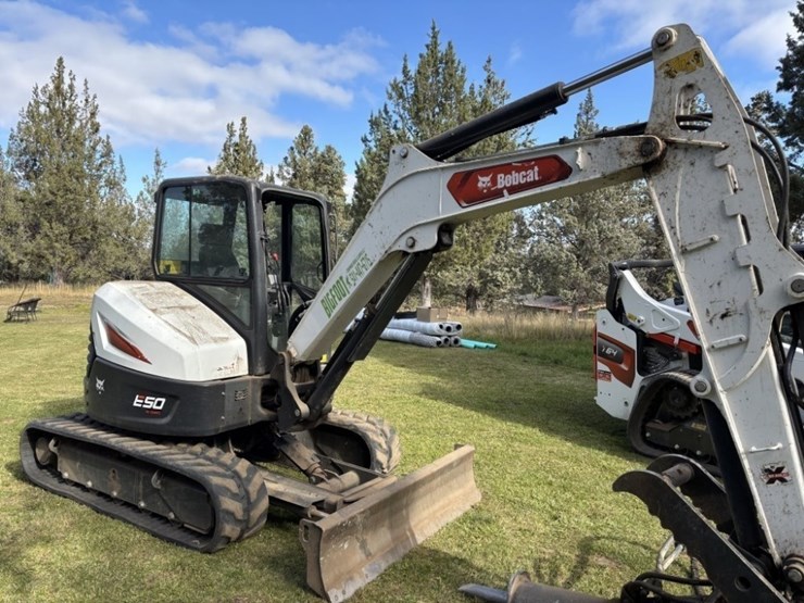 bobcat-e50-image-1