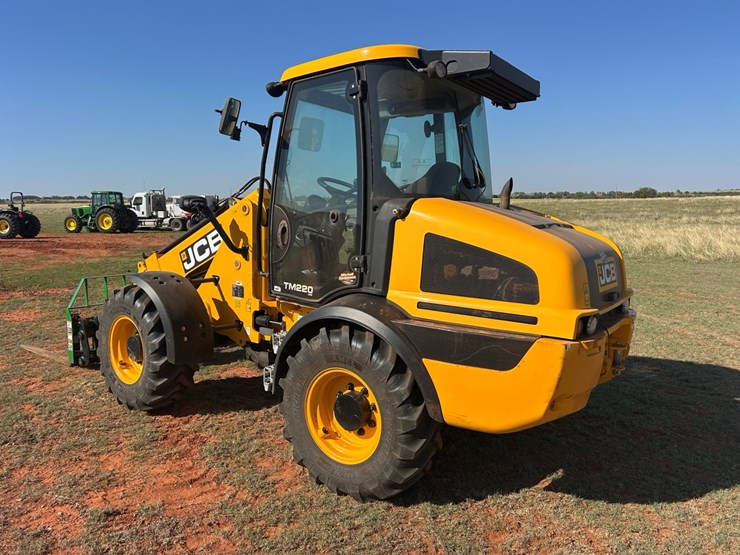 jcb-tm220-image-26