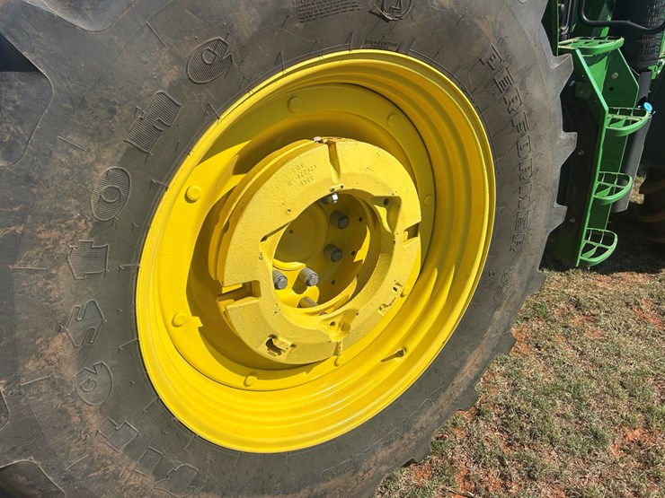 2014-john-deere-6140m-image-12