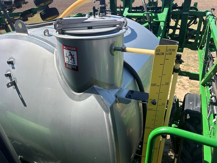 2021-john-deere-r4038-image-44