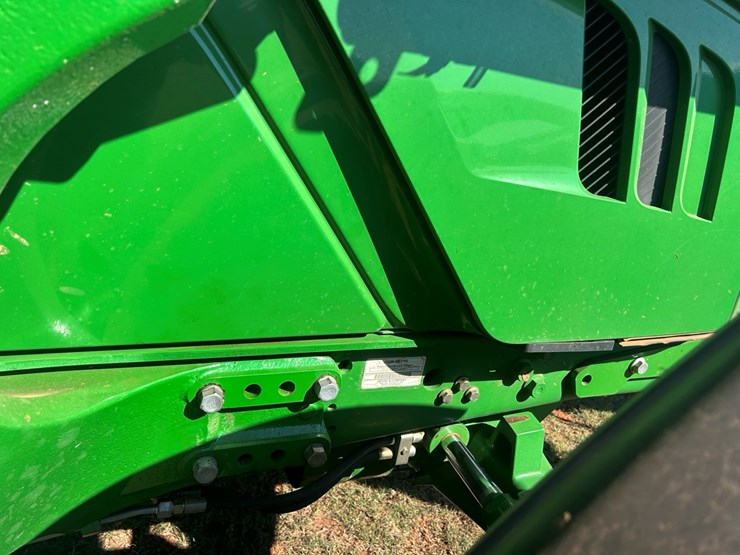 2014-john-deere-6140m-image-16