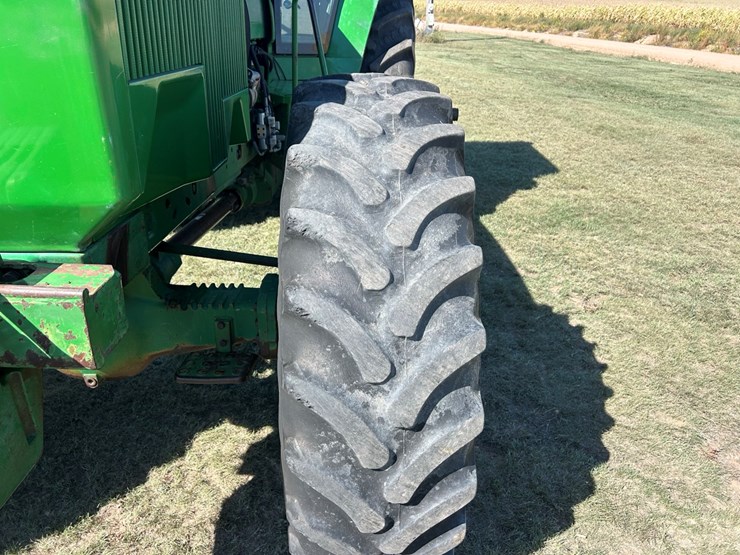 1993-john-deere-4960-image-21