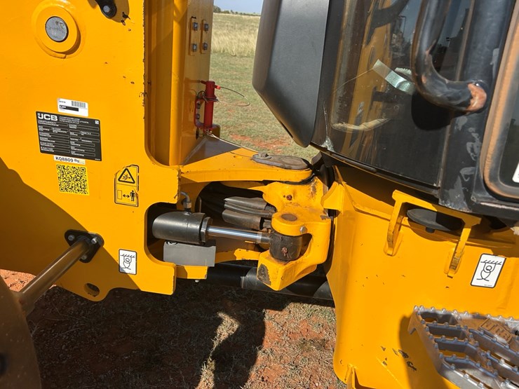 jcb-tm220-image-31