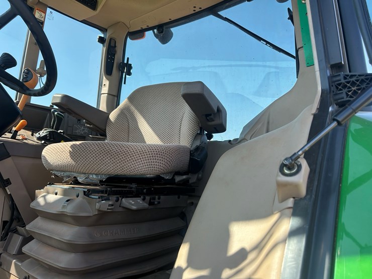2014-john-deere-6140m-image-28