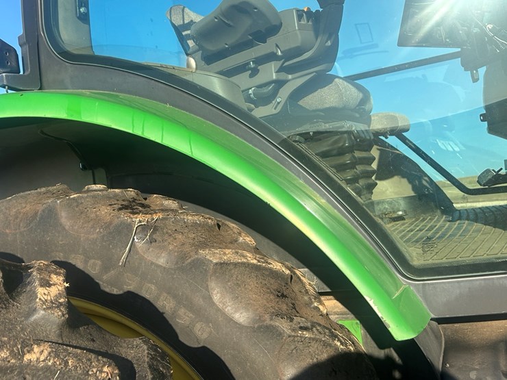 2010-john-deere-8225r-image-14