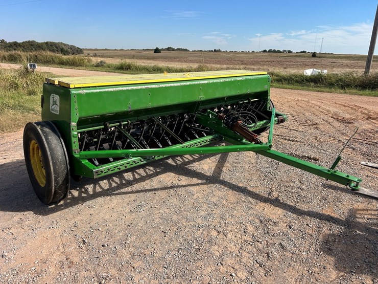 john-deere-8300-image-1