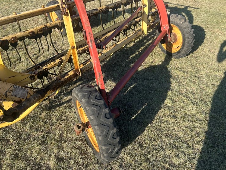 new-holland-258-image-11