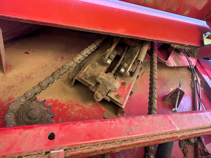 2009-new-holland-br7090-image-20