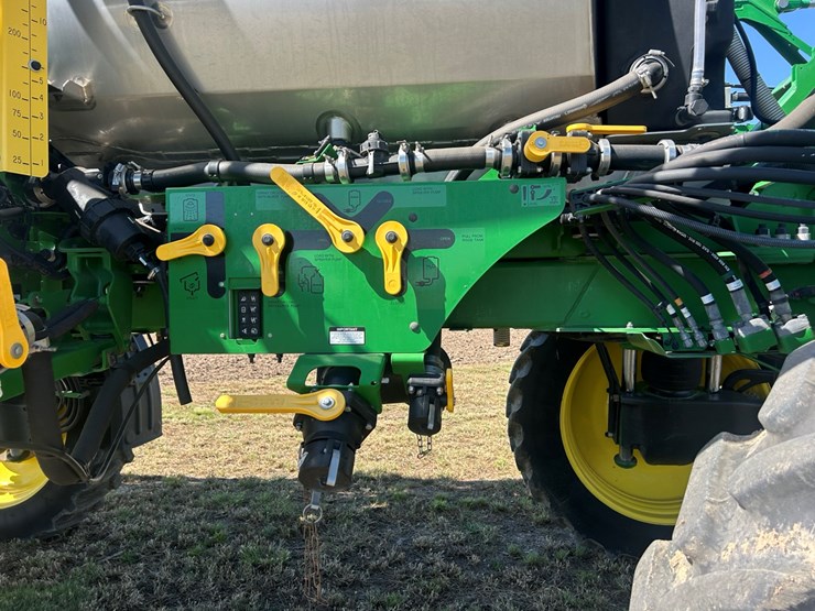 2021-john-deere-r4038-image-30