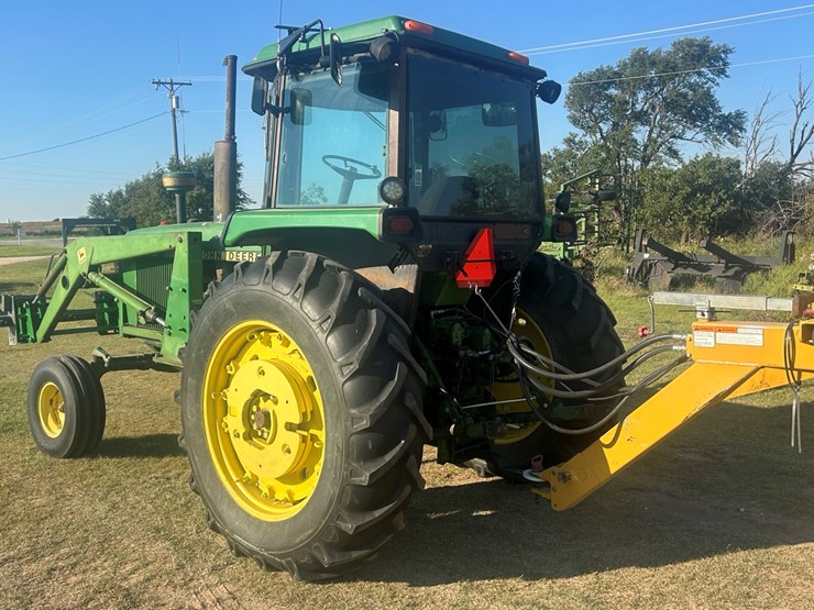 john-deere-4240-image-3