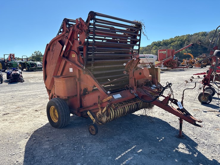 new-holland-660-image-5