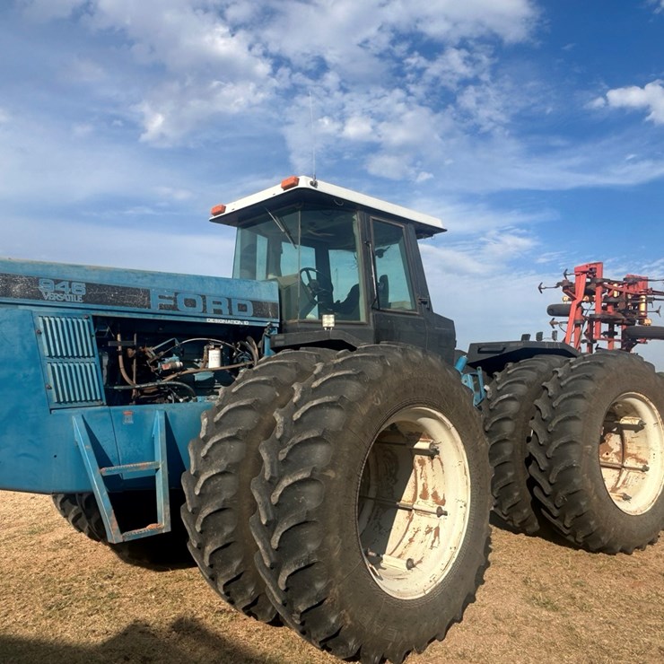 1993 VERSATILE 946