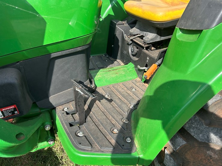 john-deere-4066m-image-11