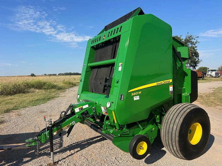 2023-john-deere-560m-image-1