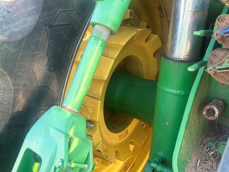 2010-john-deere-8225r-image-10