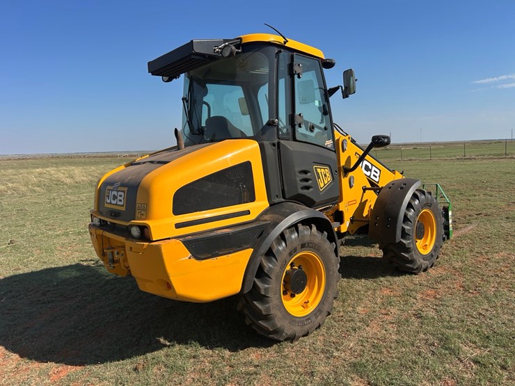 jcb-tm220-image-3