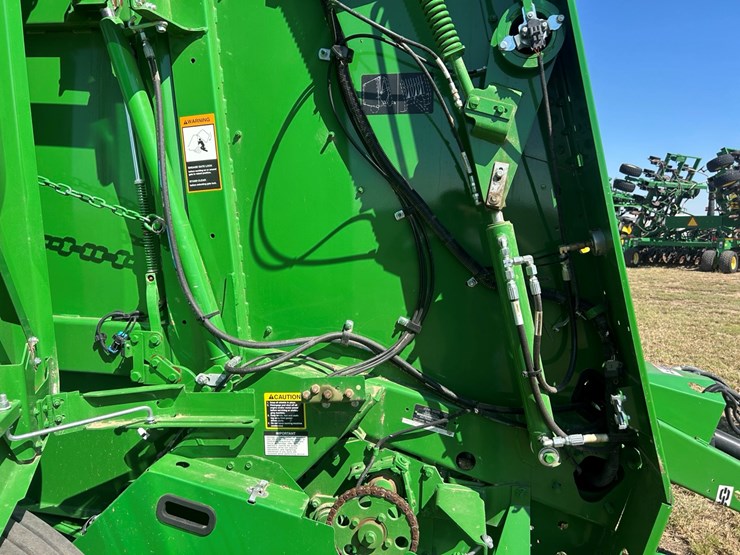 2022-john-deere-560r-image-12