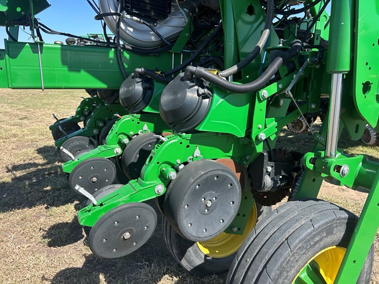 2021-john-deere-1775nt-image-9