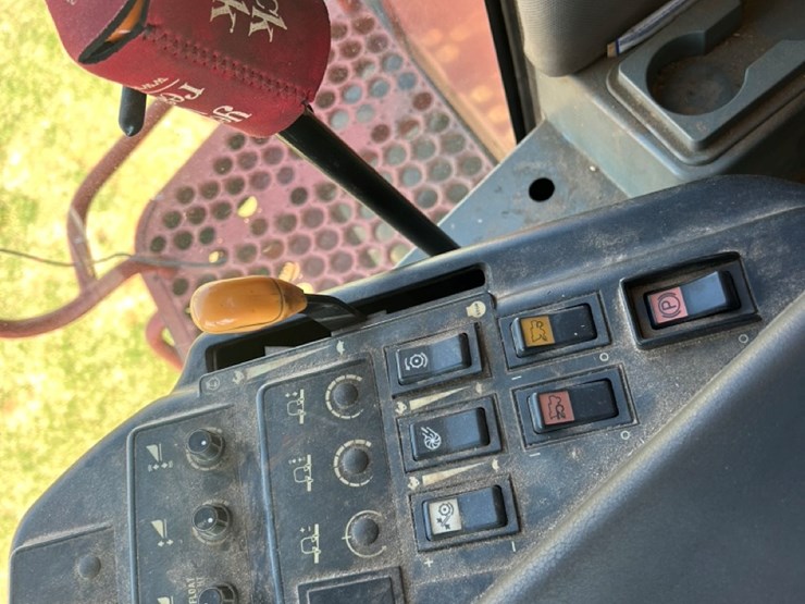 2004-case-ih-2388-image-44