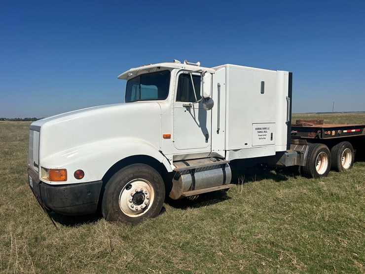 1990-international-9000-image-1