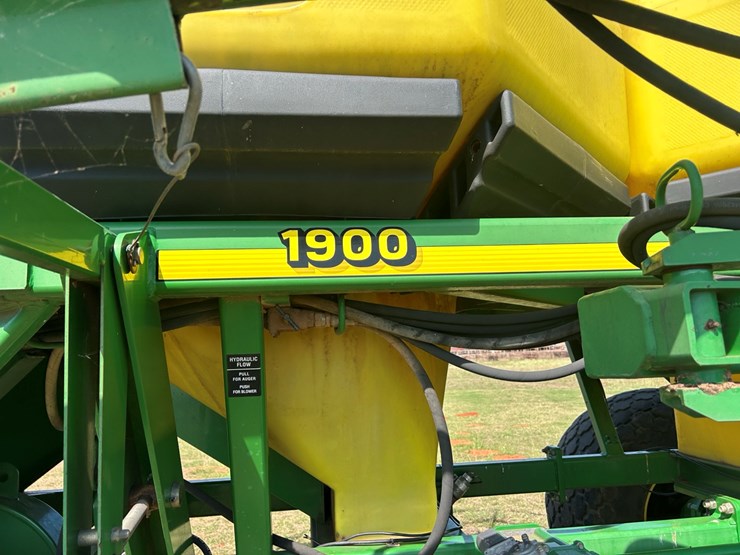 john-deere-1900-image-11