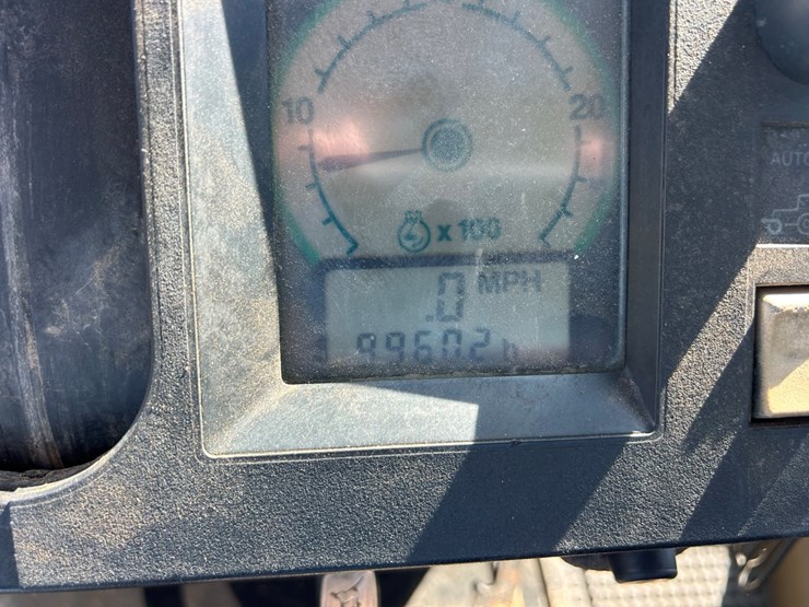 1993-john-deere-4960-image-30