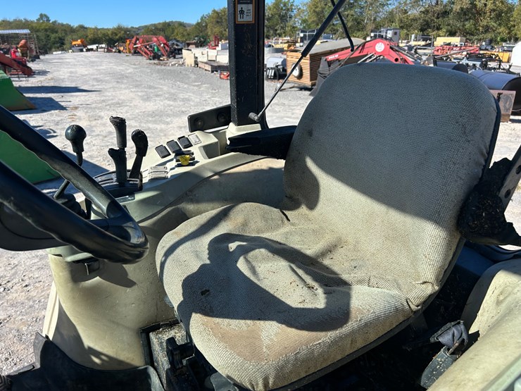 john-deere-3520-image-10