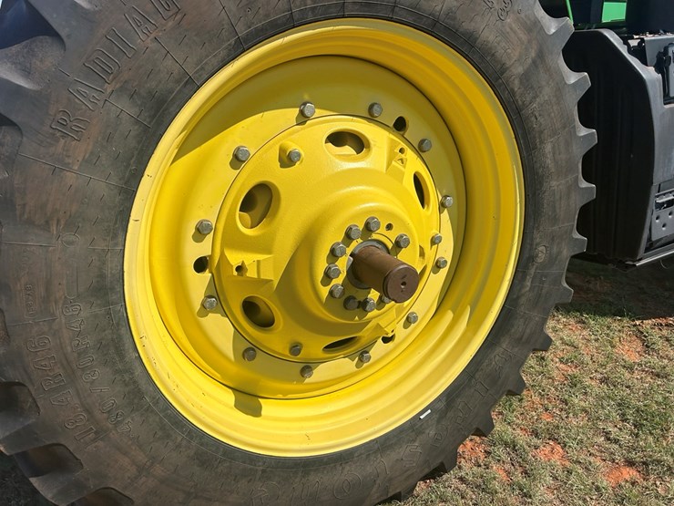 2014-john-deere-7210r-image-12