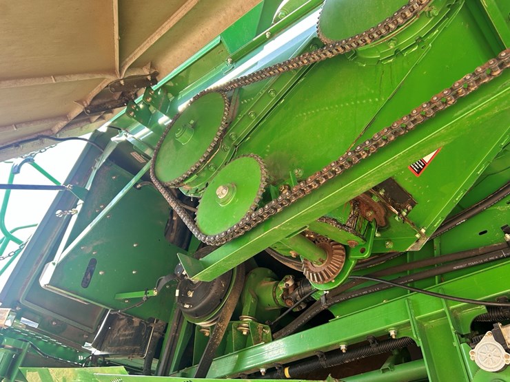 2010-john-deere-2010-image-34